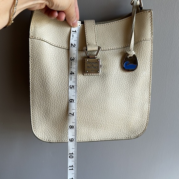 Dooney & Bourke shoulder bag great condition - Picture 4 of 14